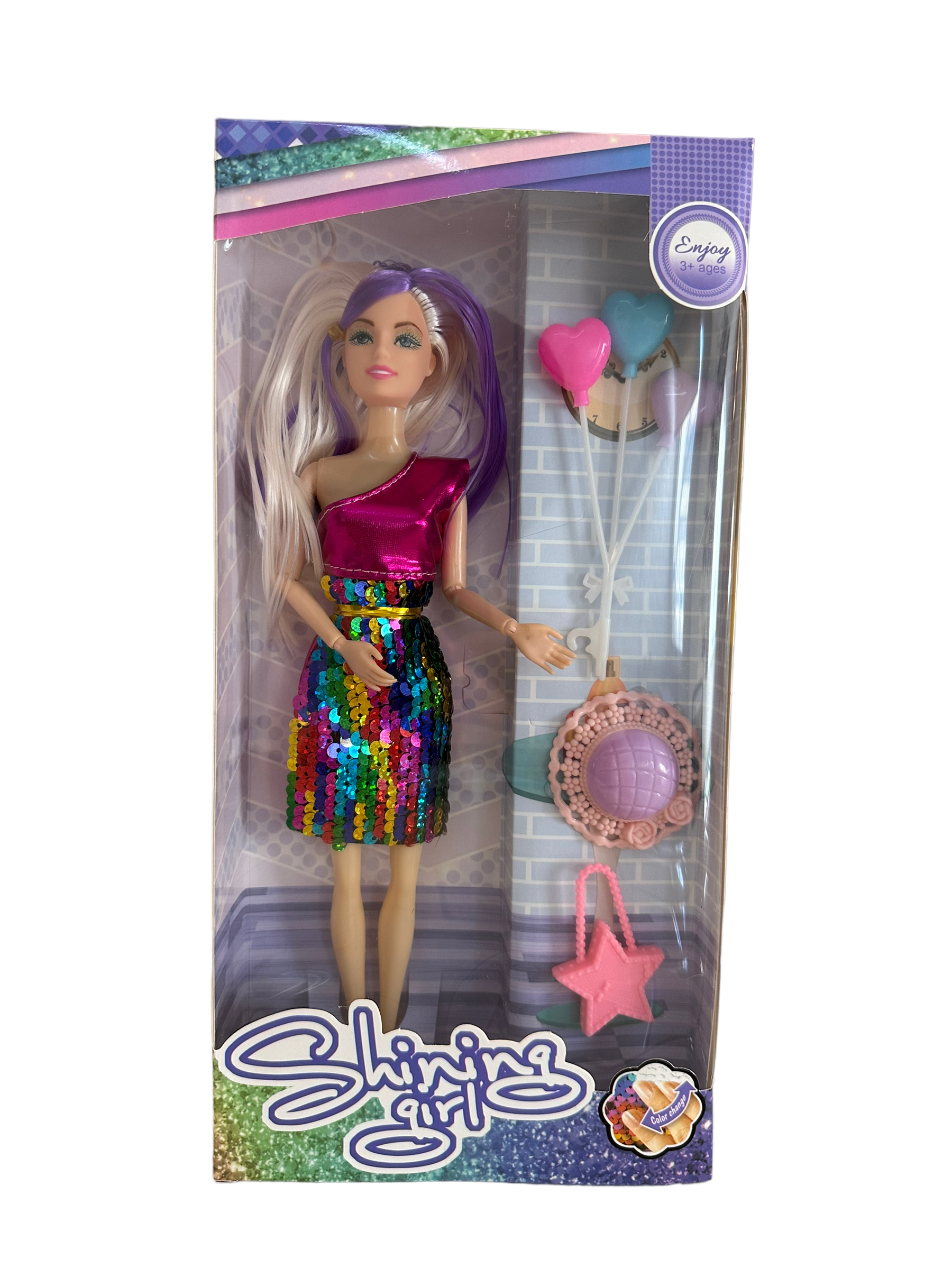 Muñeca con corazones en caja